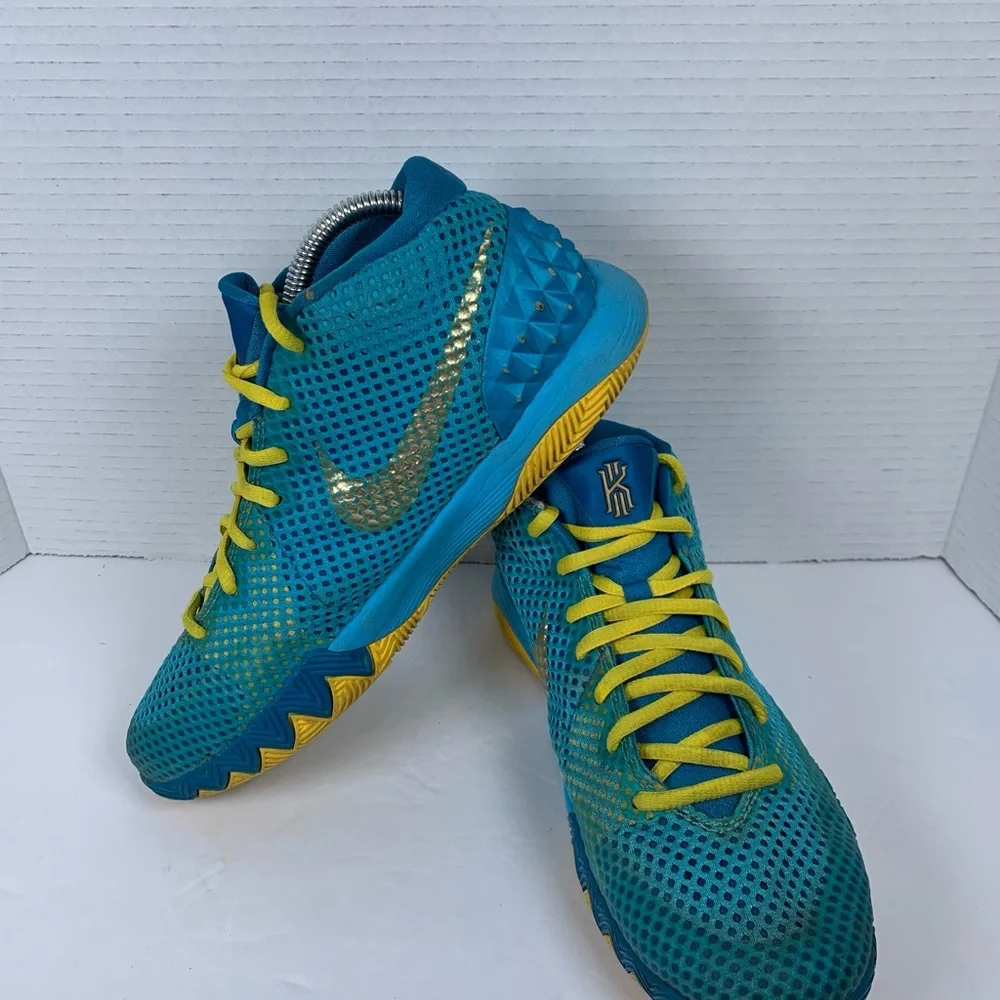 Nike Youth Kyrie 1 Australia Basketball Shoes Size 7Y Blue 717219-494 (S385)